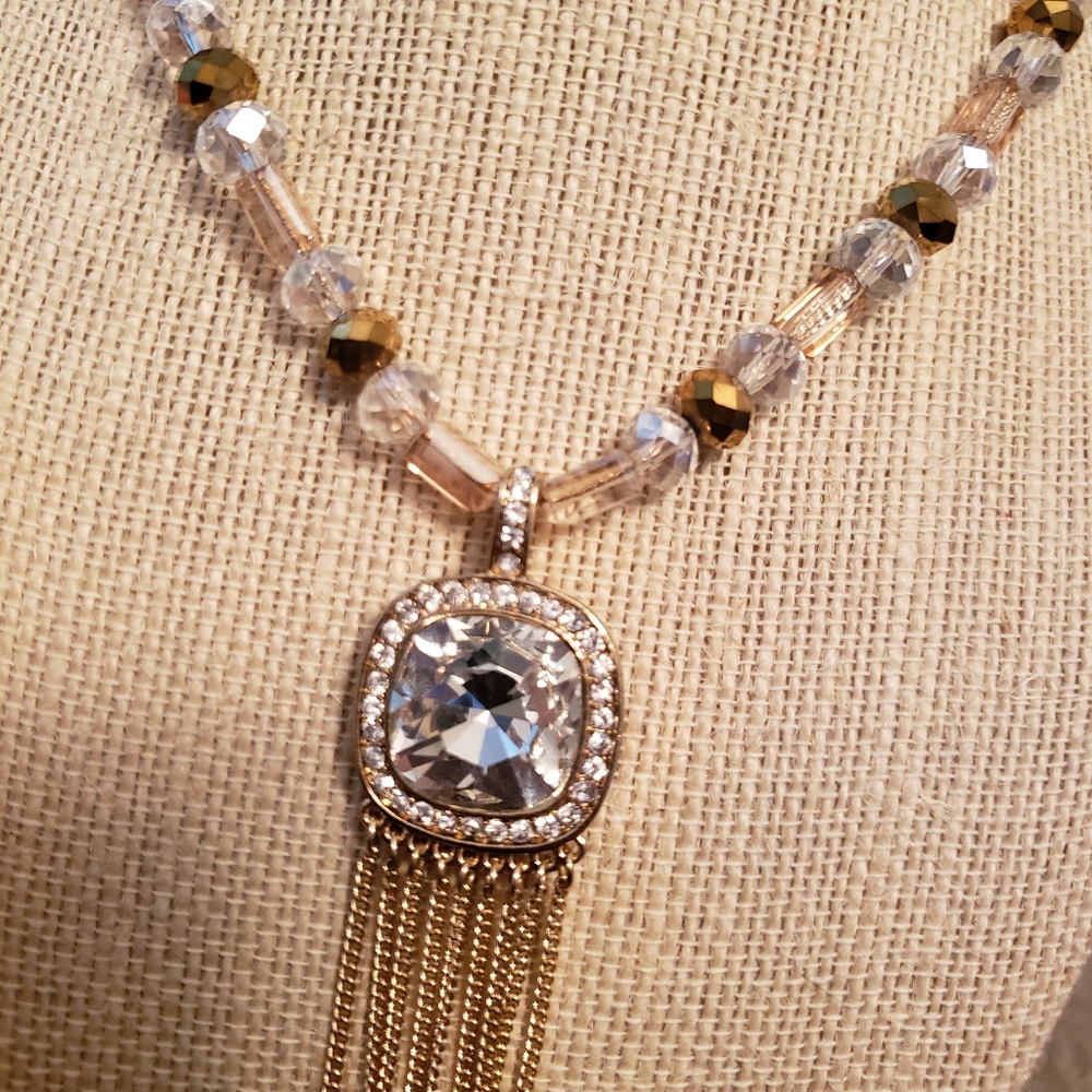 2/$20 Gold and cream pendant necklace